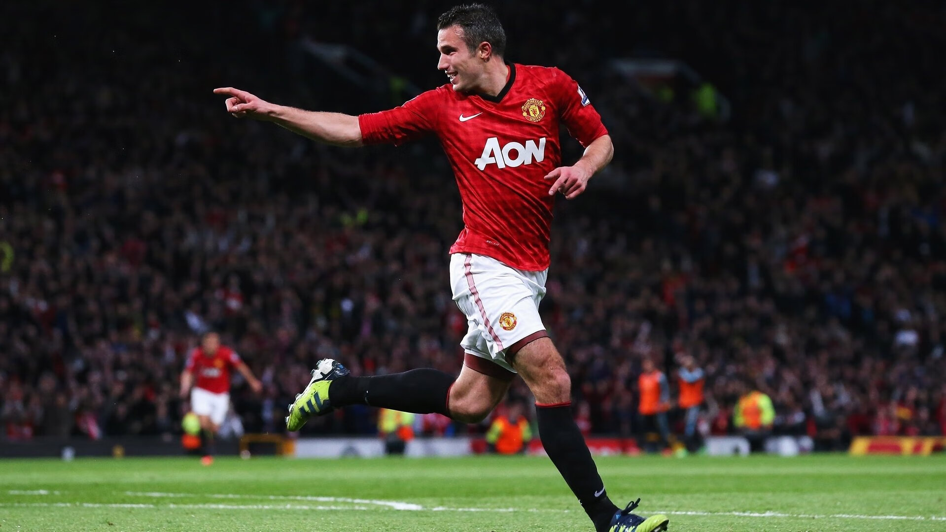 运动摄影作品展配套小型街跑 活动路线穿过展览厅